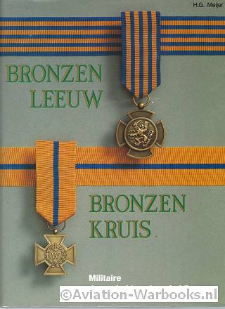 Bronzen Leeuw - Bronzen Kruis